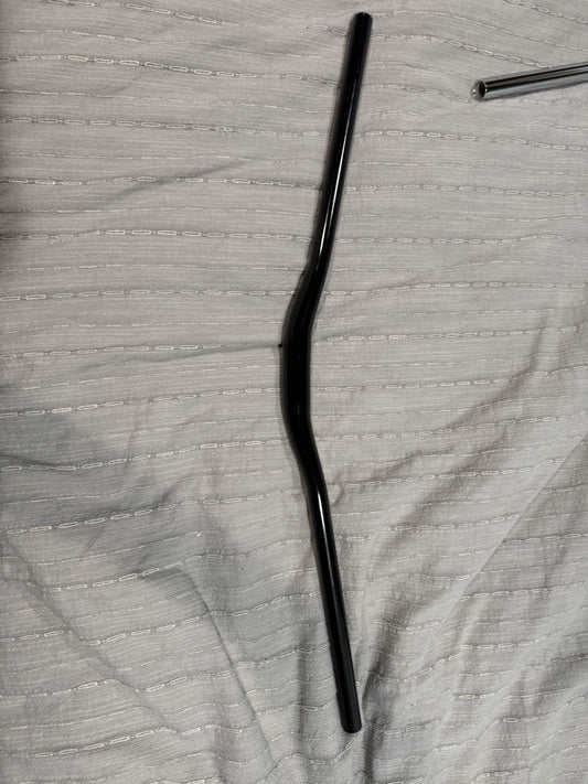 BLACK GLOSSY HANDELBARS