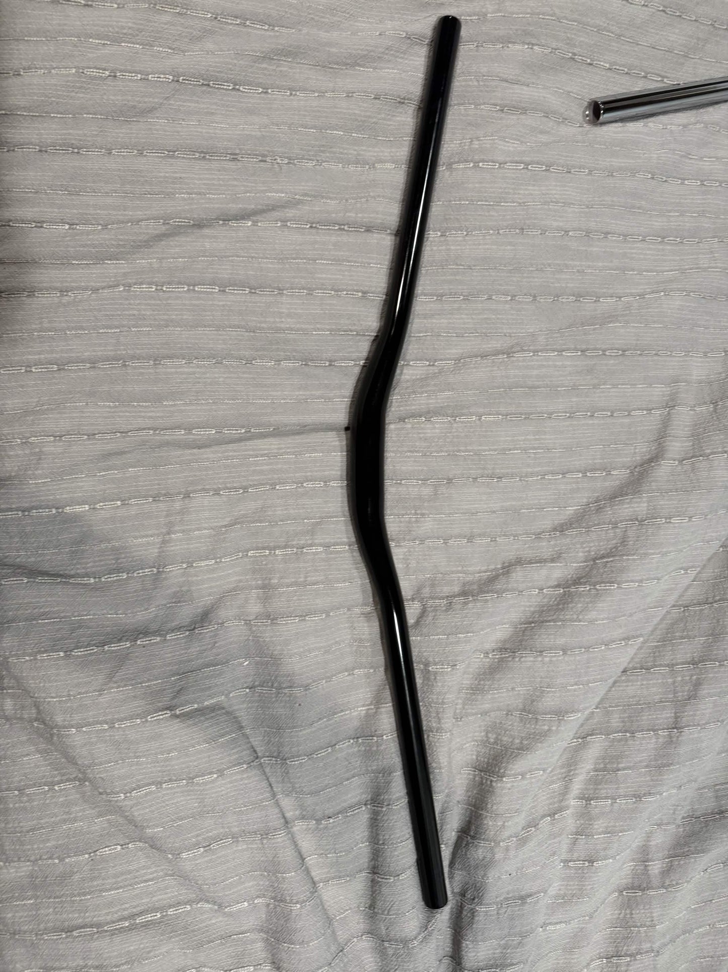 BLACK GLOSSY HANDELBARS